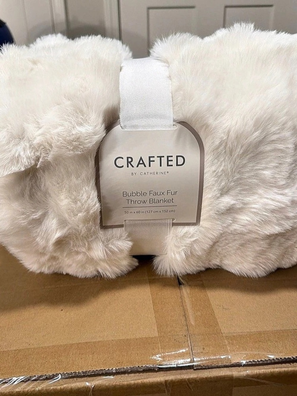 Crafted Bubble Faux Fur Throw Blanket White Faux Fur Throw Blanket NWT